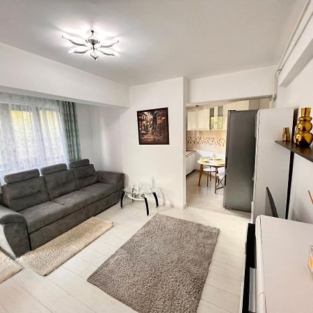 2 Rooms Apartment Airy & Bright Relax Iasi Ngoại thất bức ảnh