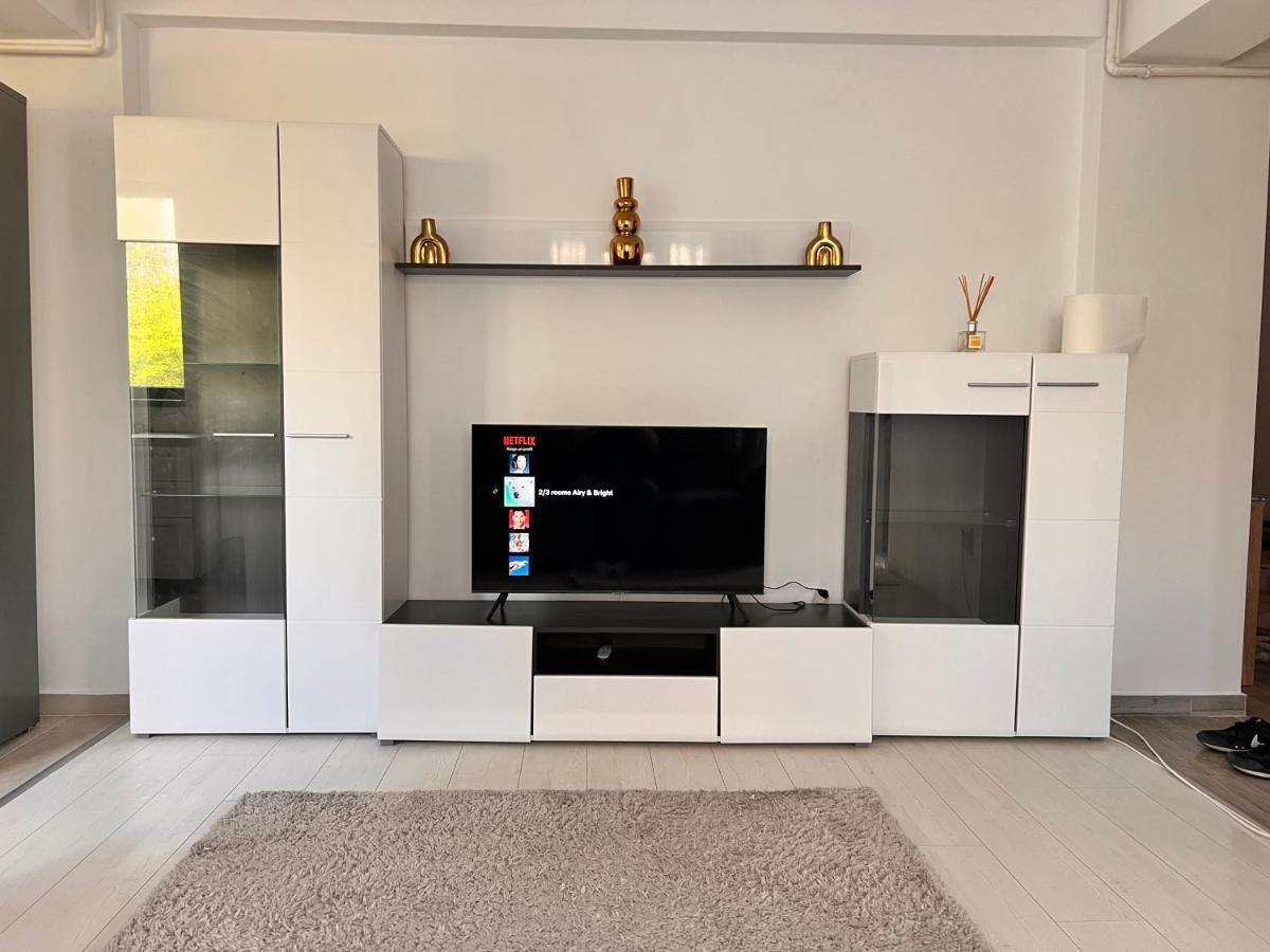 2 Rooms Apartment Airy & Bright Relax Iasi Ngoại thất bức ảnh
